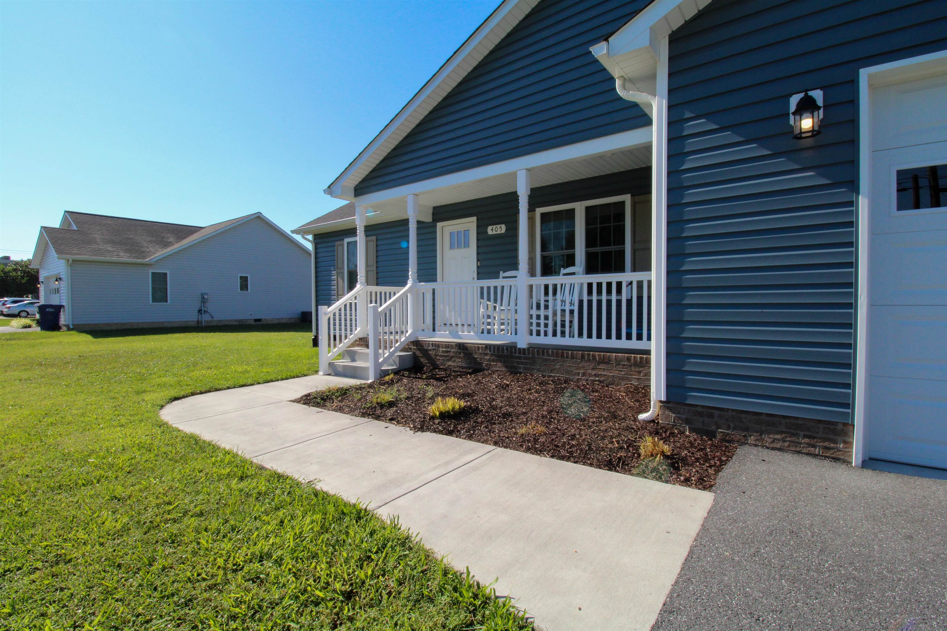 405 11TH ST, GROTTOES, Virginia 24441, 3 Bedrooms Bedrooms, ,2 BathroomsBathrooms,Residential,405 11TH ST,668468 MLS # 668468