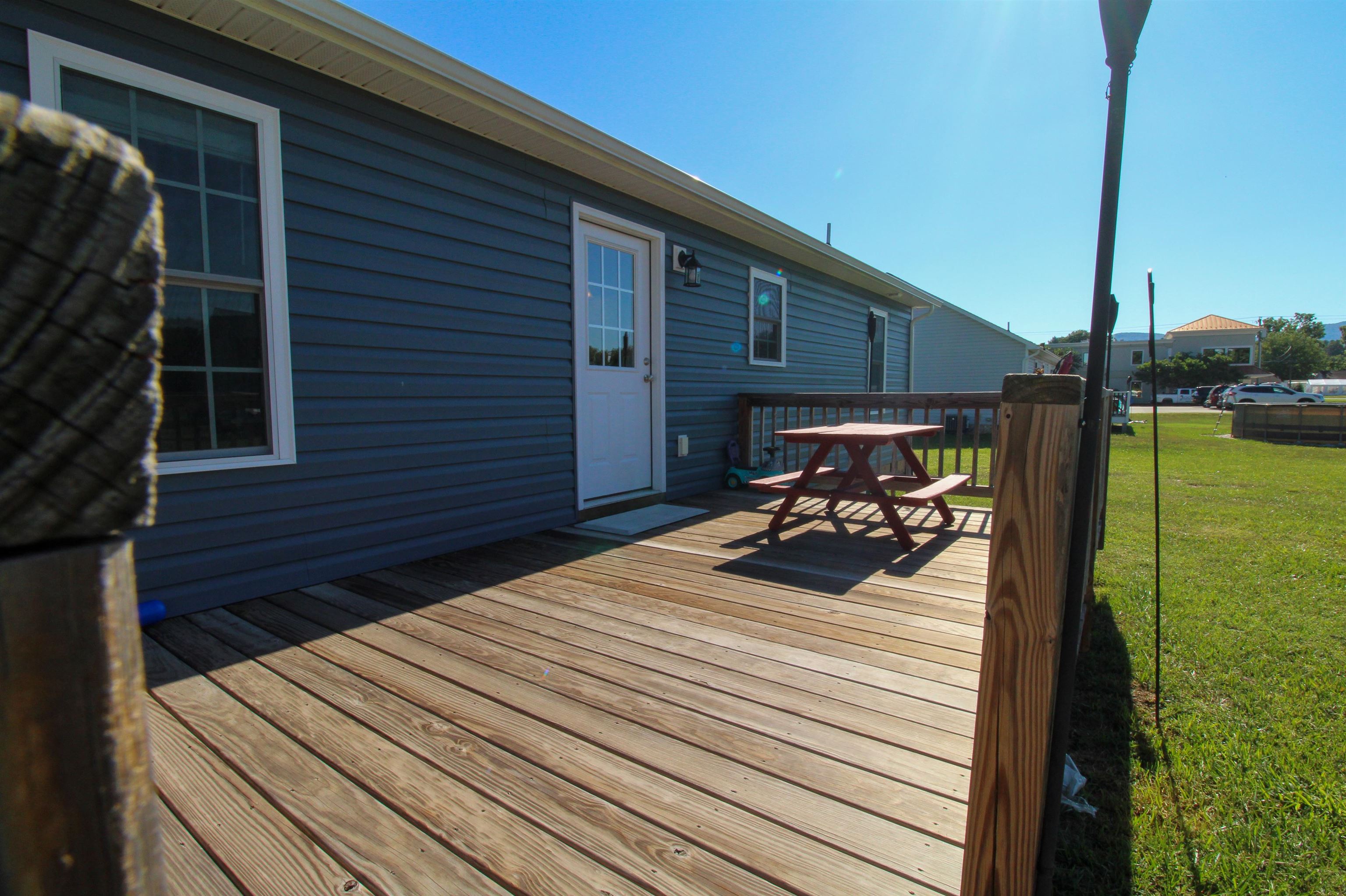 405 11TH ST, GROTTOES, Virginia 24441, 3 Bedrooms Bedrooms, ,2 BathroomsBathrooms,Residential,405 11TH ST,668468 MLS # 668468