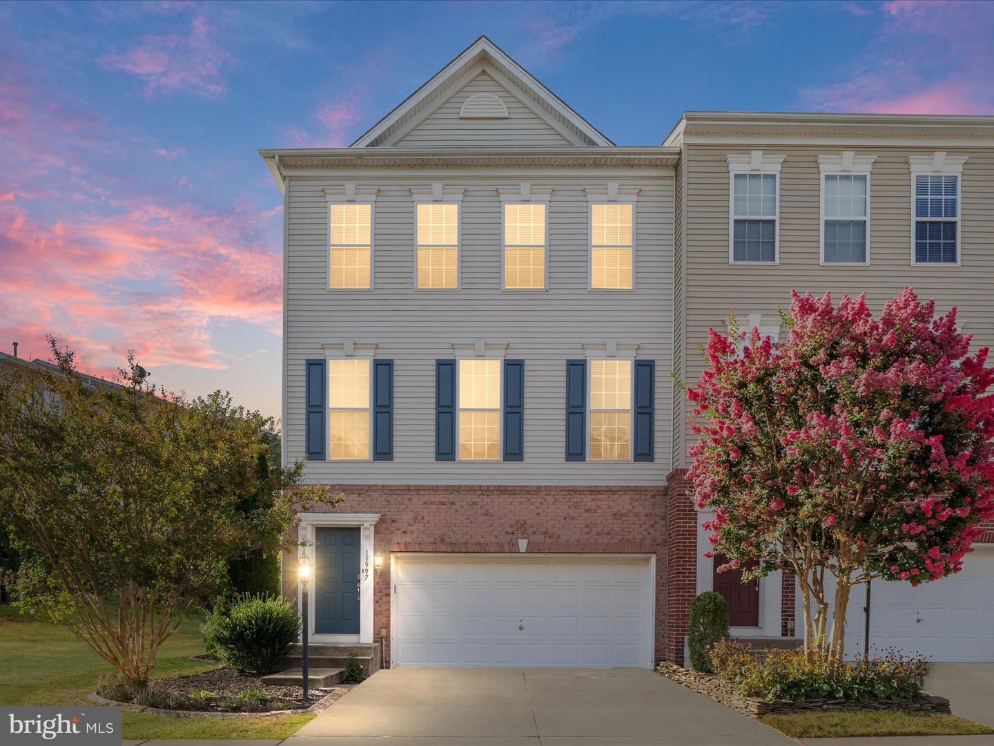 15997 GREYMILL MANOR DR, HAYMARKET, Virginia 20169, 3 Bedrooms Bedrooms, ,2 BathroomsBathrooms,Residential,For sale,15997 GREYMILL MANOR DR,VAPW2100526 MLS # VAPW2100526