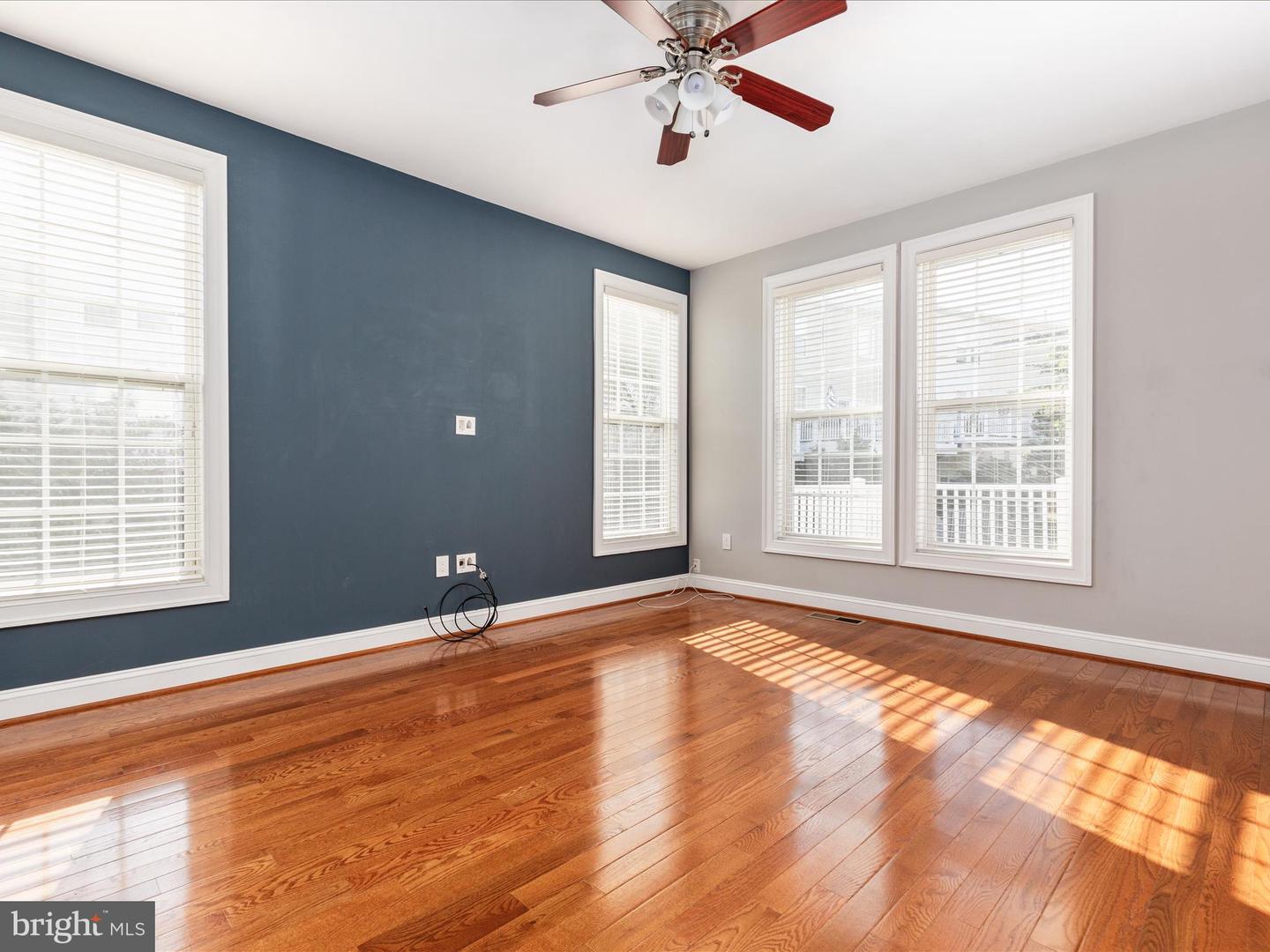 15997 GREYMILL MANOR DR, HAYMARKET, Virginia 20169, 3 Bedrooms Bedrooms, ,2 BathroomsBathrooms,Residential,For sale,15997 GREYMILL MANOR DR,VAPW2100526 MLS # VAPW2100526