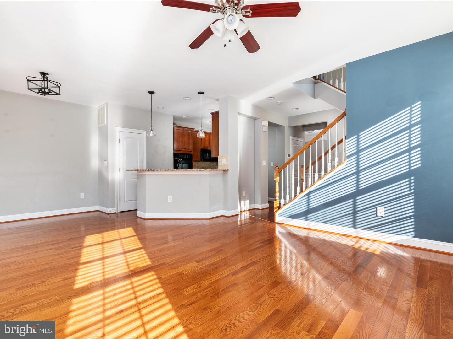 15997 GREYMILL MANOR DR, HAYMARKET, Virginia 20169, 3 Bedrooms Bedrooms, ,2 BathroomsBathrooms,Residential,For sale,15997 GREYMILL MANOR DR,VAPW2100526 MLS # VAPW2100526