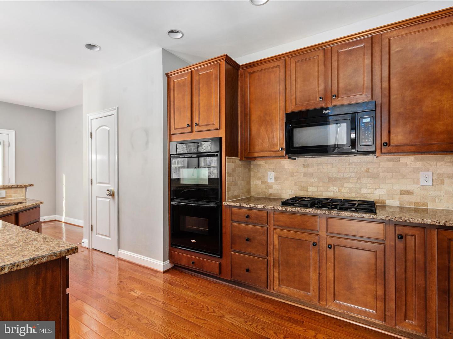 15997 GREYMILL MANOR DR, HAYMARKET, Virginia 20169, 3 Bedrooms Bedrooms, ,2 BathroomsBathrooms,Residential,For sale,15997 GREYMILL MANOR DR,VAPW2100526 MLS # VAPW2100526