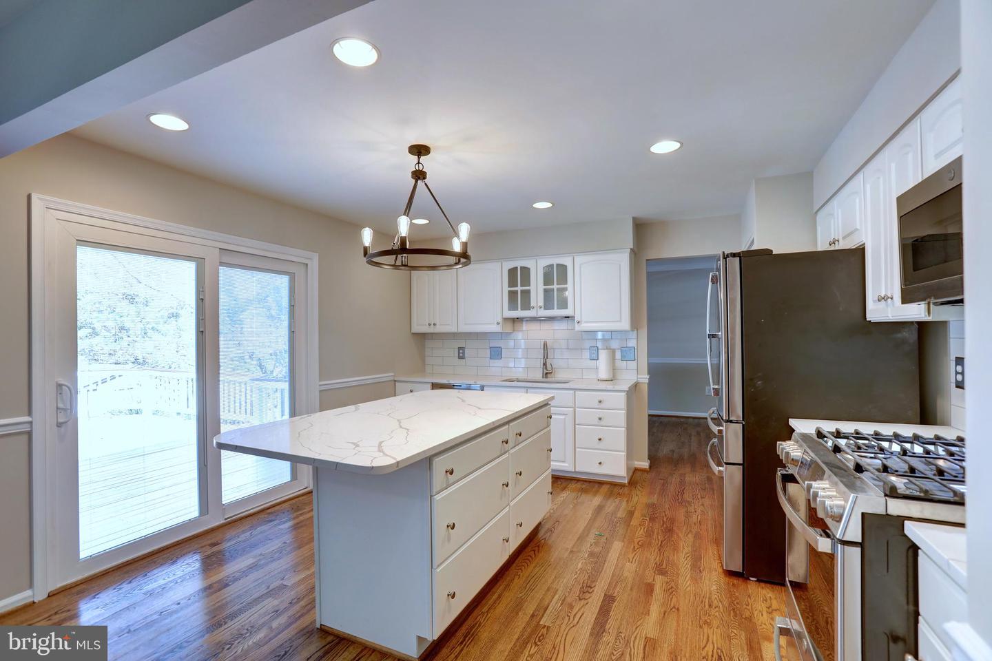 5712 MACKENZIE ST, CENTREVILLE, Virginia 20120, 5 Bedrooms Bedrooms, 9 Rooms Rooms,3 BathroomsBathrooms,Residential,For sale,5712 MACKENZIE ST,VAFX2260292 MLS # VAFX2260292