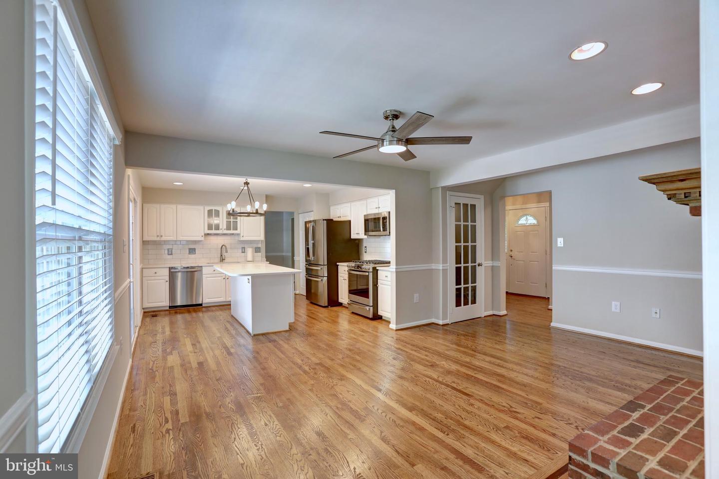 5712 MACKENZIE ST, CENTREVILLE, Virginia 20120, 5 Bedrooms Bedrooms, 9 Rooms Rooms,3 BathroomsBathrooms,Residential,For sale,5712 MACKENZIE ST,VAFX2260292 MLS # VAFX2260292