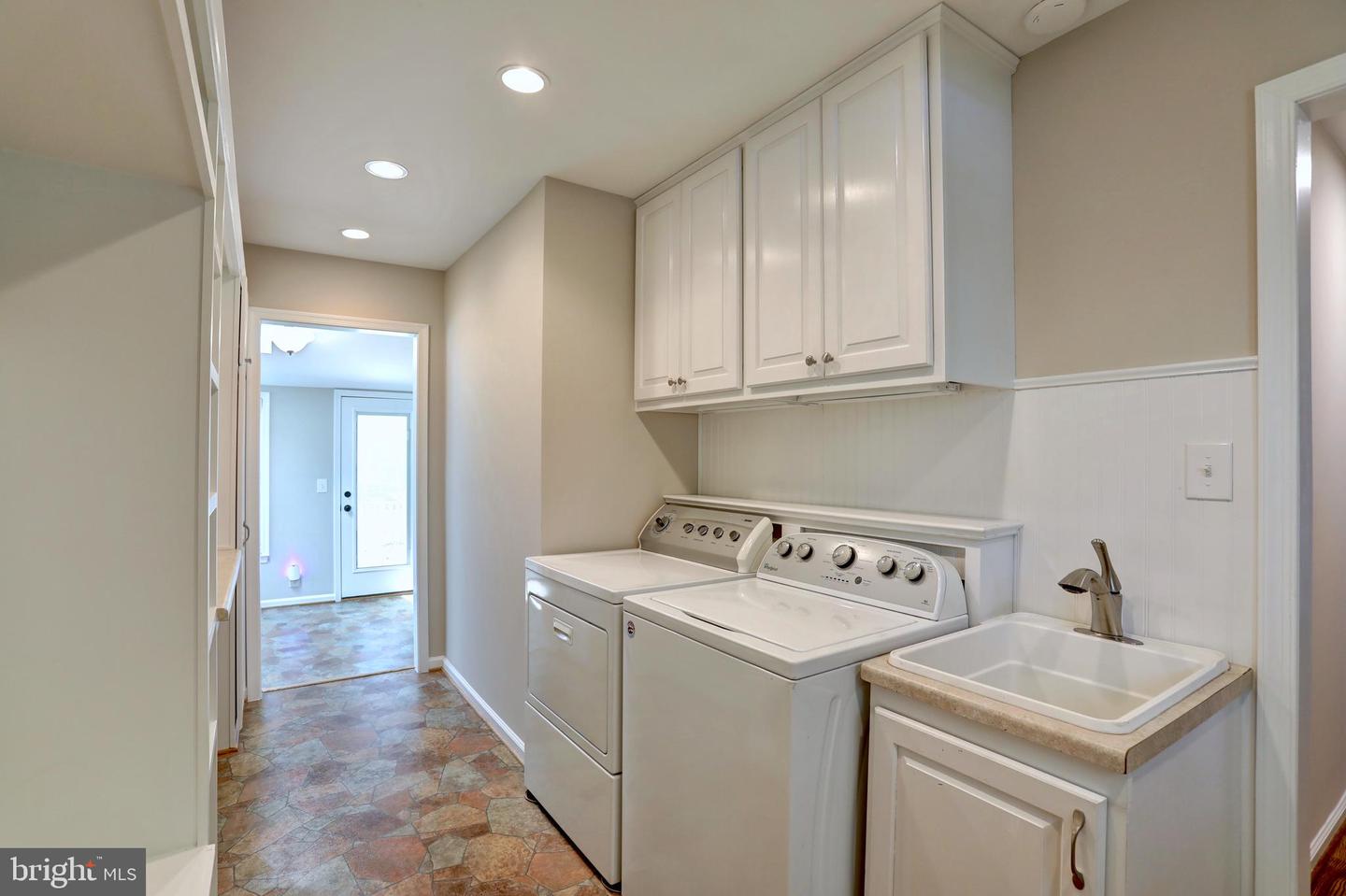 5712 MACKENZIE ST, CENTREVILLE, Virginia 20120, 5 Bedrooms Bedrooms, 9 Rooms Rooms,3 BathroomsBathrooms,Residential,For sale,5712 MACKENZIE ST,VAFX2260292 MLS # VAFX2260292