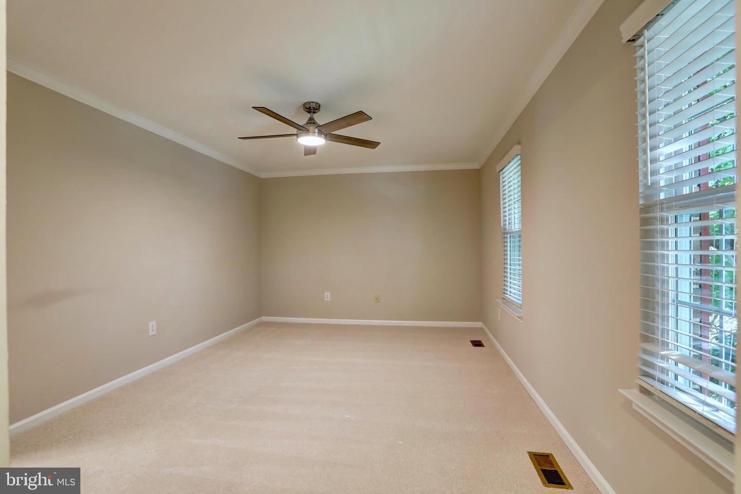 5712 MACKENZIE ST, CENTREVILLE, Virginia 20120, 5 Bedrooms Bedrooms, 9 Rooms Rooms,3 BathroomsBathrooms,Residential,For sale,5712 MACKENZIE ST,VAFX2260292 MLS # VAFX2260292