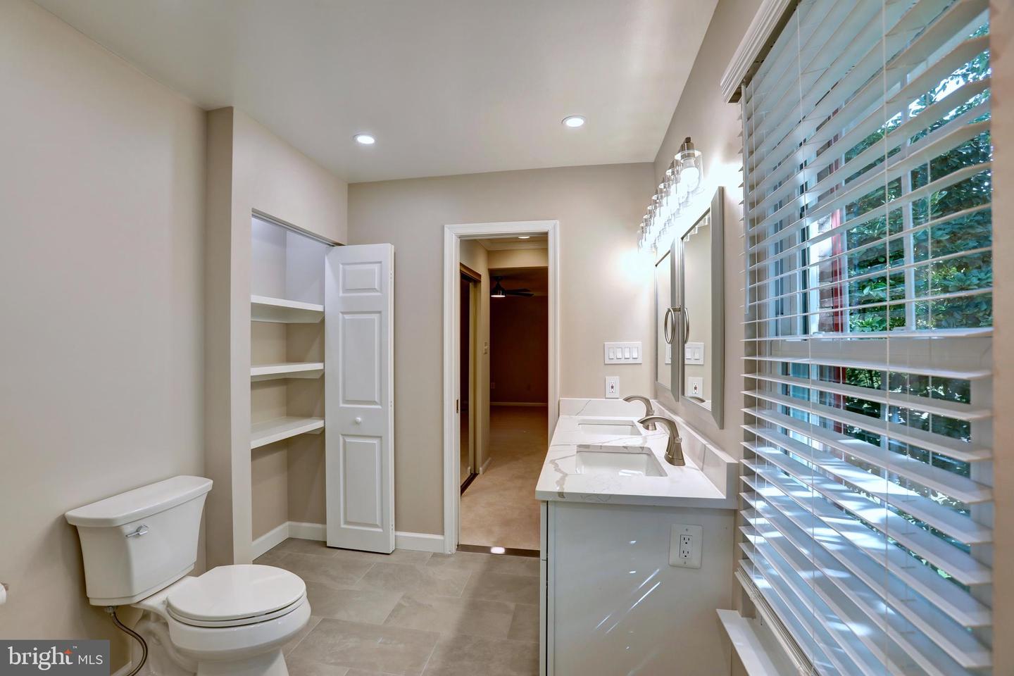 5712 MACKENZIE ST, CENTREVILLE, Virginia 20120, 5 Bedrooms Bedrooms, 9 Rooms Rooms,3 BathroomsBathrooms,Residential,For sale,5712 MACKENZIE ST,VAFX2260292 MLS # VAFX2260292