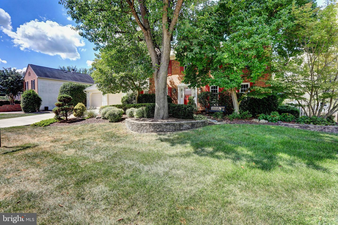 5712 MACKENZIE ST, CENTREVILLE, Virginia 20120, 5 Bedrooms Bedrooms, 9 Rooms Rooms,3 BathroomsBathrooms,Residential,For sale,5712 MACKENZIE ST,VAFX2260292 MLS # VAFX2260292