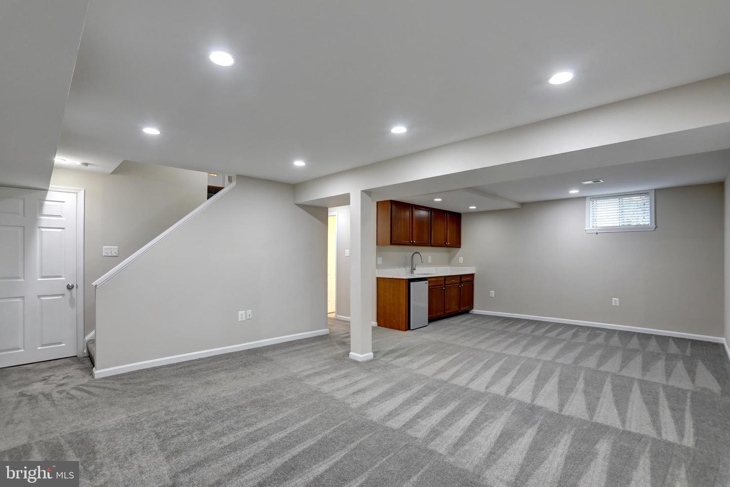 5712 MACKENZIE ST, CENTREVILLE, Virginia 20120, 5 Bedrooms Bedrooms, 9 Rooms Rooms,3 BathroomsBathrooms,Residential,For sale,5712 MACKENZIE ST,VAFX2260292 MLS # VAFX2260292