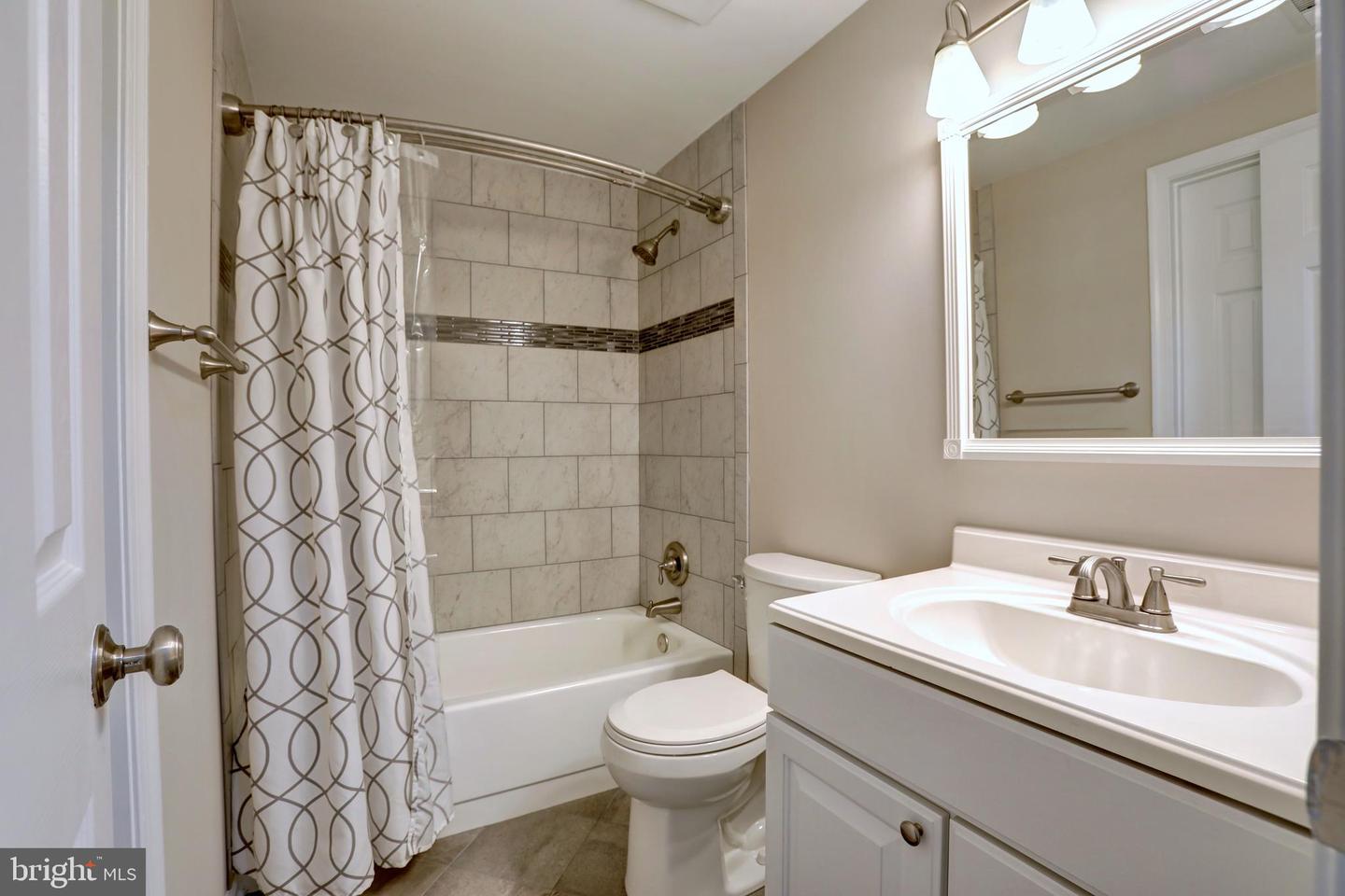 5712 MACKENZIE ST, CENTREVILLE, Virginia 20120, 5 Bedrooms Bedrooms, 9 Rooms Rooms,3 BathroomsBathrooms,Residential,For sale,5712 MACKENZIE ST,VAFX2260292 MLS # VAFX2260292