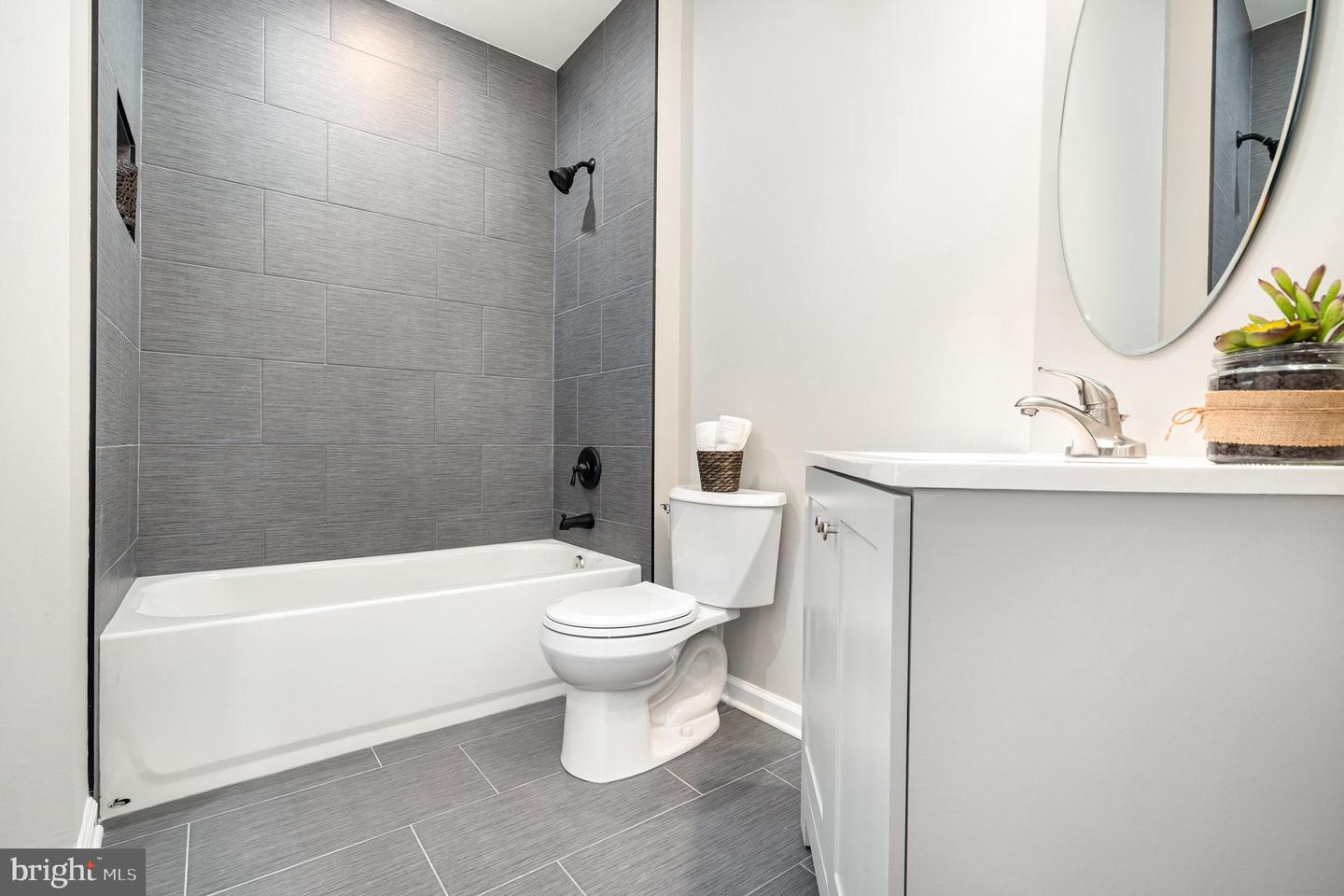 12915 ALTON SQ #117, HERNDON, Virginia 20170, 1 Bedroom Bedrooms, ,1 BathroomBathrooms,Residential,For sale,12915 ALTON SQ #117,VAFX2260508 MLS # VAFX2260508
