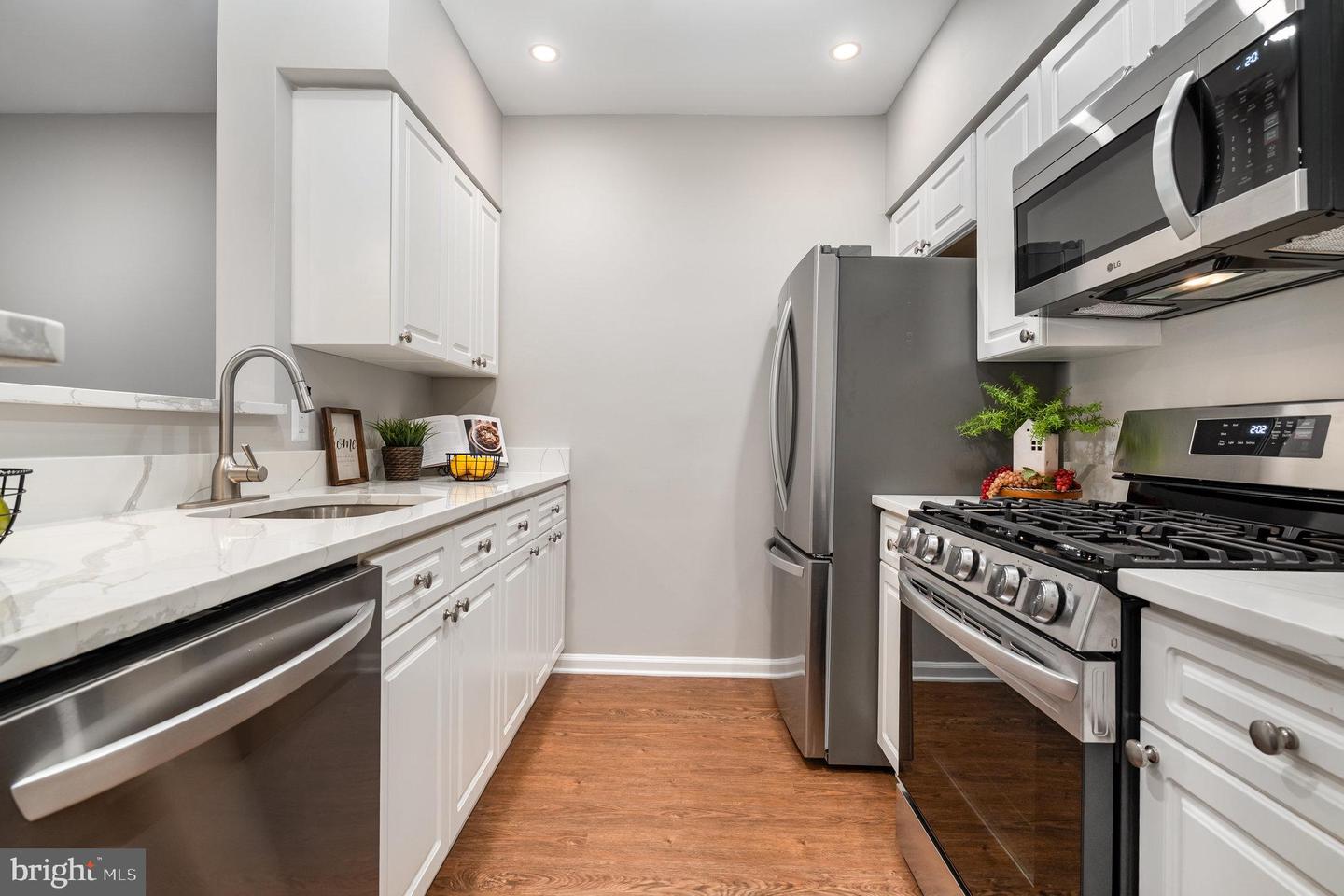 12915 ALTON SQ #117, HERNDON, Virginia 20170, 1 Bedroom Bedrooms, ,1 BathroomBathrooms,Residential,For sale,12915 ALTON SQ #117,VAFX2260508 MLS # VAFX2260508