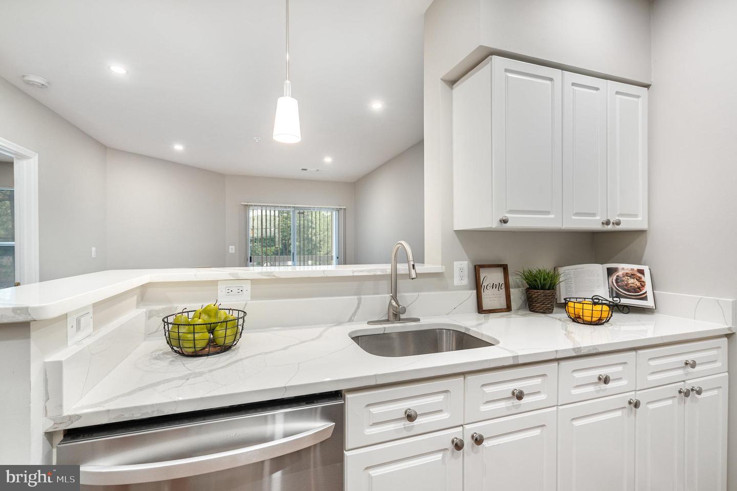 12915 ALTON SQ #117, HERNDON, Virginia 20170, 1 Bedroom Bedrooms, ,1 BathroomBathrooms,Residential,For sale,12915 ALTON SQ #117,VAFX2260508 MLS # VAFX2260508