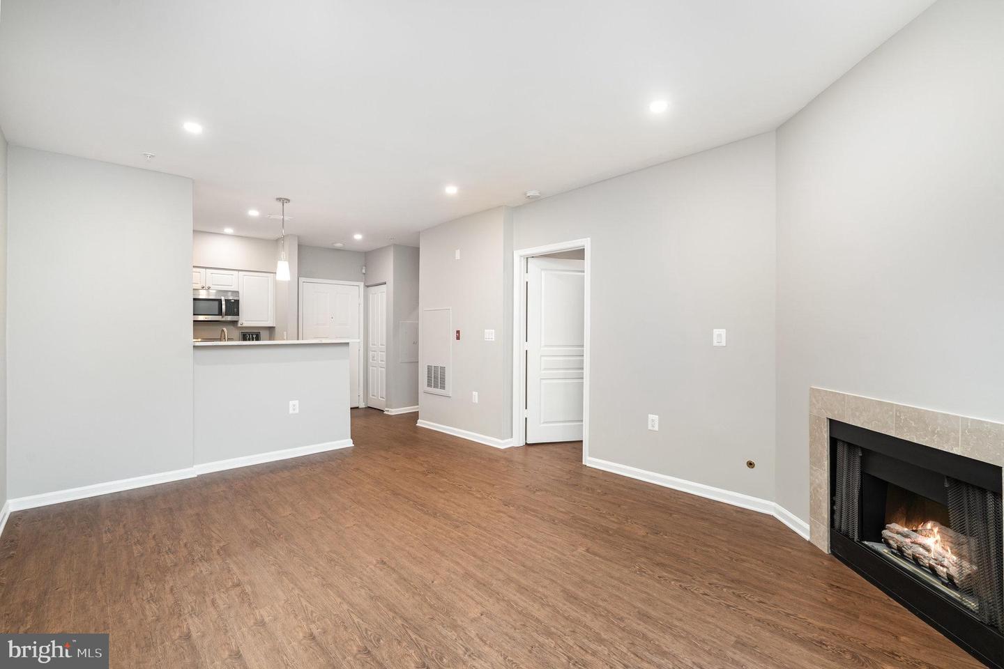 12915 ALTON SQ #117, HERNDON, Virginia 20170, 1 Bedroom Bedrooms, ,1 BathroomBathrooms,Residential,For sale,12915 ALTON SQ #117,VAFX2260508 MLS # VAFX2260508