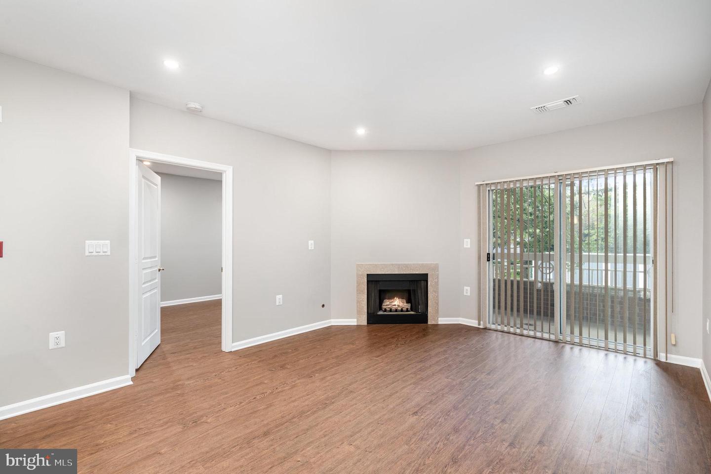 12915 ALTON SQ #117, HERNDON, Virginia 20170, 1 Bedroom Bedrooms, ,1 BathroomBathrooms,Residential,For sale,12915 ALTON SQ #117,VAFX2260508 MLS # VAFX2260508