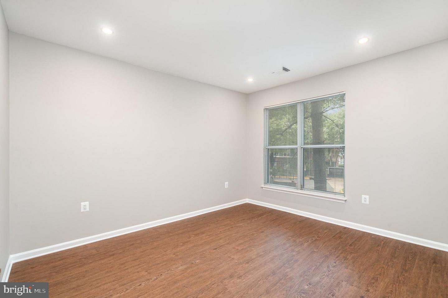 12915 ALTON SQ #117, HERNDON, Virginia 20170, 1 Bedroom Bedrooms, ,1 BathroomBathrooms,Residential,For sale,12915 ALTON SQ #117,VAFX2260508 MLS # VAFX2260508