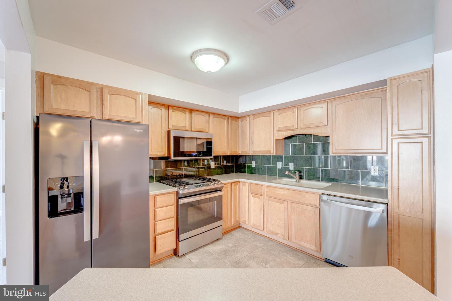 9220-E CARDINAL FOREST LN #E, LORTON, Virginia 22079, 2 Bedrooms Bedrooms, ,2 BathroomsBathrooms,Residential,For sale,9220-E CARDINAL FOREST LN #E,VAFX2261870 MLS # VAFX2261870