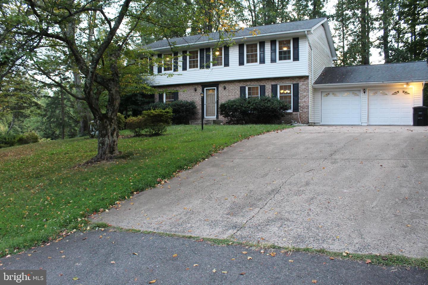 15084 GREENMOUNT DR, WOODBRIDGE, Virginia 22193, 5 Bedrooms Bedrooms, ,3 BathroomsBathrooms,Residential,For sale,15084 GREENMOUNT DR,VAPW2102022 MLS # VAPW2102022