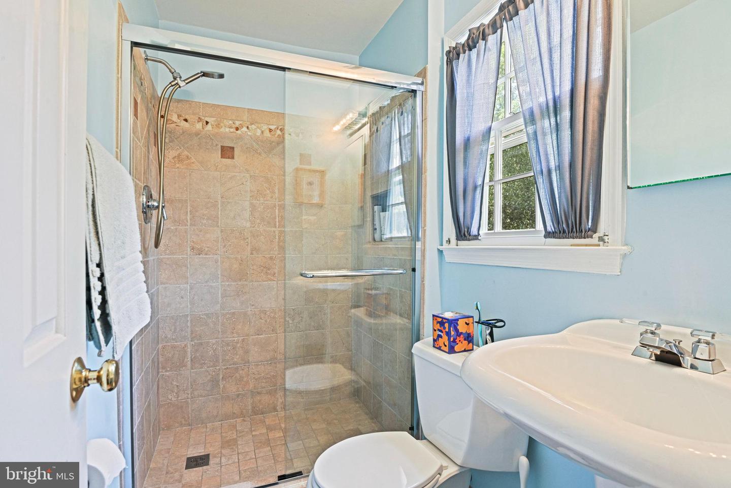 1704 CLOVELLY CT, VIENNA, Virginia 22182, 6 Bedrooms Bedrooms, ,3 BathroomsBathrooms,Residential,For sale,1704 CLOVELLY CT,VAFX2263060 MLS # VAFX2263060