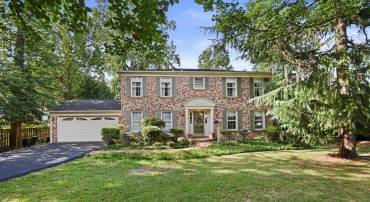 1704 CLOVELLY CT, VIENNA, Virginia 22182, 6 Bedrooms Bedrooms, ,3 BathroomsBathrooms,Residential,For sale,1704 CLOVELLY CT,VAFX2263060 MLS # VAFX2263060