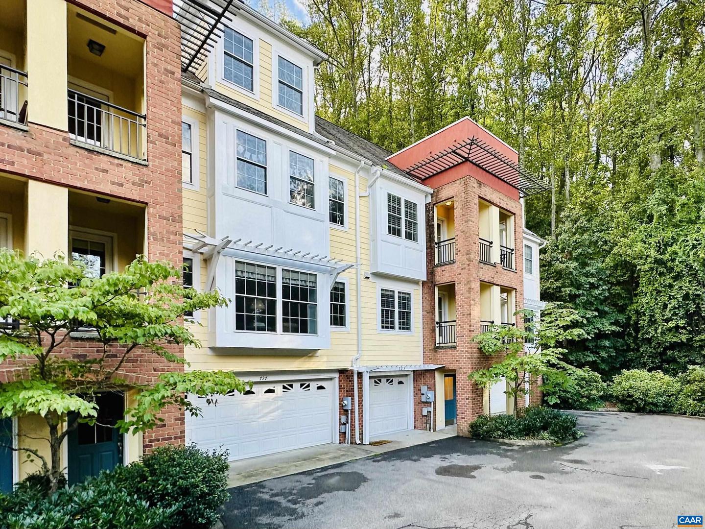 729 CAIRN HEIGHTS CT, CHARLOTTESVILLE, Virginia 22903, 2 Bedrooms Bedrooms, ,2 BathroomsBathrooms,Residential,For sale,729 CAIRN HEIGHTS CT,668248 MLS # 668248