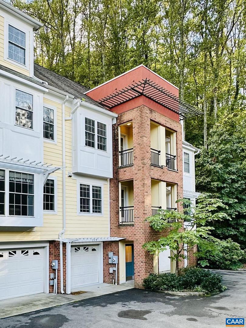 729 CAIRN HEIGHTS CT, CHARLOTTESVILLE, Virginia 22903, 2 Bedrooms Bedrooms, ,2 BathroomsBathrooms,Residential,For sale,729 CAIRN HEIGHTS CT,668248 MLS # 668248