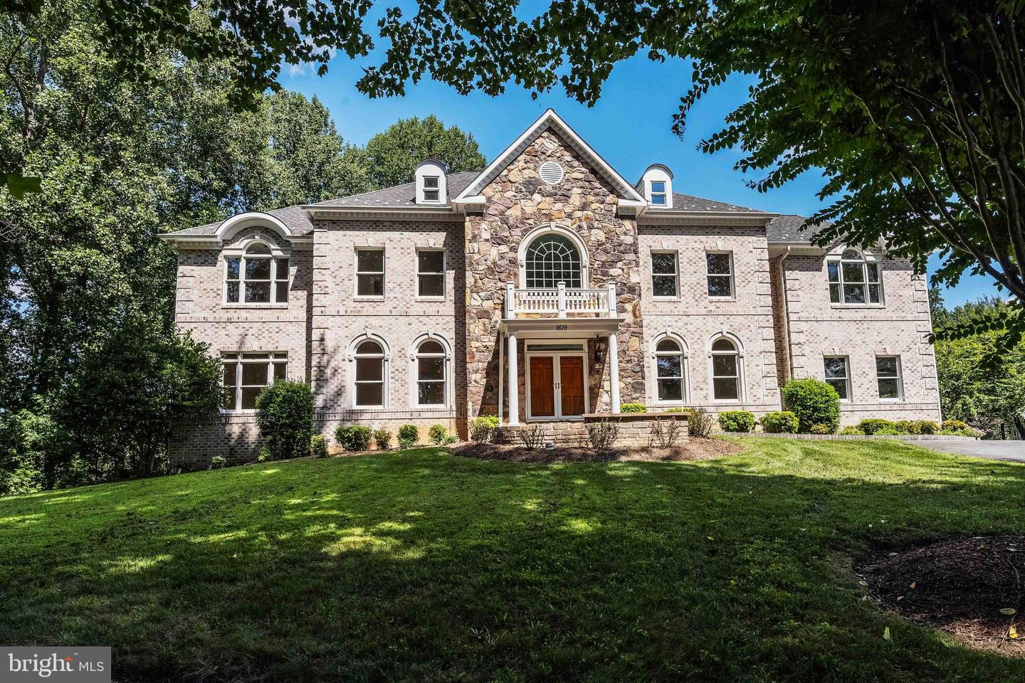 1619 BEULAH ROAD, VIENNA, Virginia 22182, 6 Bedrooms Bedrooms, ,7 BathroomsBathrooms,Residential,For sale,1619 BEULAH ROAD,VAFX2263416 MLS # VAFX2263416