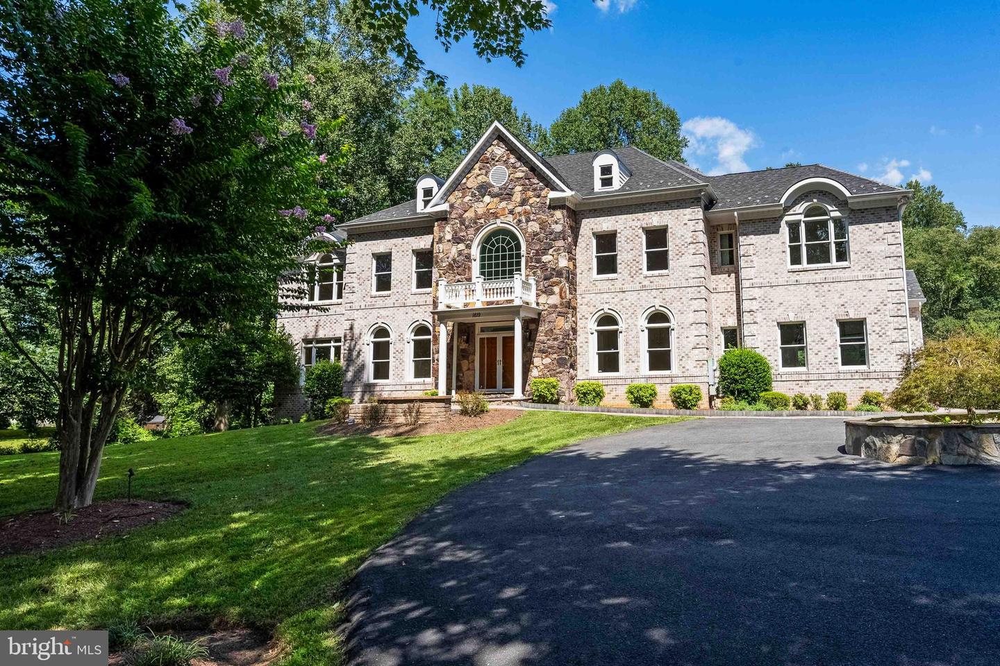 1619 BEULAH ROAD, VIENNA, Virginia 22182, 6 Bedrooms Bedrooms, ,7 BathroomsBathrooms,Residential,For sale,1619 BEULAH ROAD,VAFX2263416 MLS # VAFX2263416