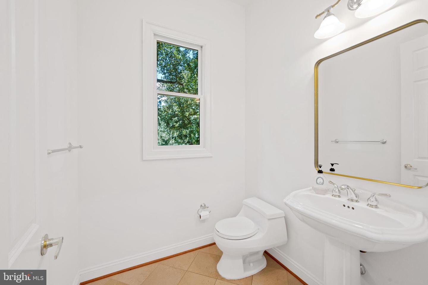 1619 BEULAH ROAD, VIENNA, Virginia 22182, 6 Bedrooms Bedrooms, ,7 BathroomsBathrooms,Residential,For sale,1619 BEULAH ROAD,VAFX2263416 MLS # VAFX2263416
