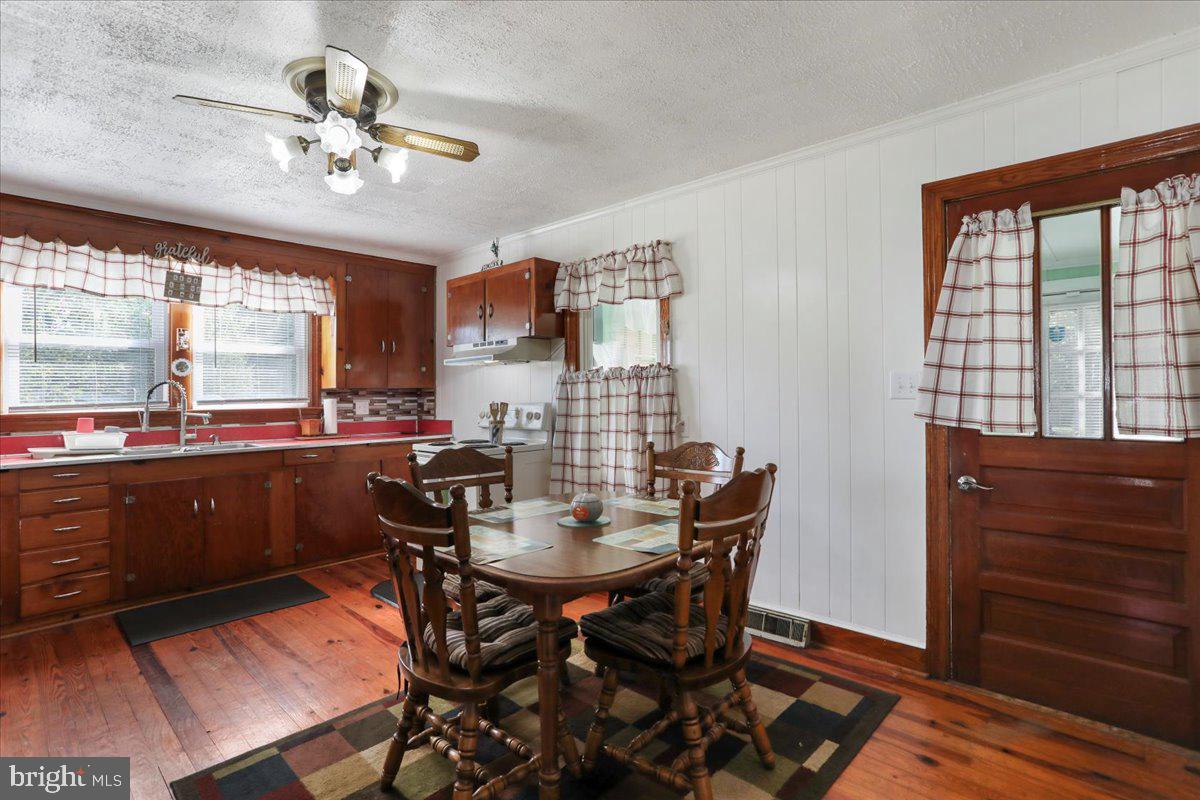 261 MIDDLE LN, GORE, Virginia 22637, 3 Bedrooms Bedrooms, ,1 BathroomBathrooms,Residential,For sale,261 MIDDLE LN,VAFV2036422 MLS # VAFV2036422