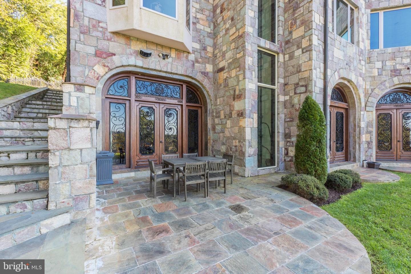 612 RIVERCREST DR, MCLEAN, Virginia 22101, 5 Bedrooms Bedrooms, ,9 BathroomsBathrooms,Residential,For sale,612 RIVERCREST DR,VAFX2263666 MLS # VAFX2263666
