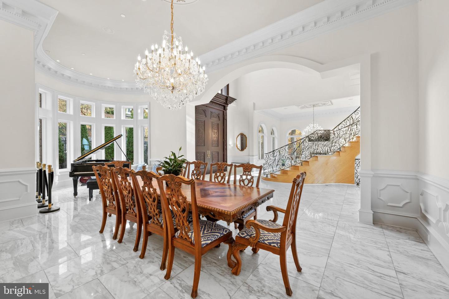 612 RIVERCREST DR, MCLEAN, Virginia 22101, 5 Bedrooms Bedrooms, ,9 BathroomsBathrooms,Residential,For sale,612 RIVERCREST DR,VAFX2263666 MLS # VAFX2263666
