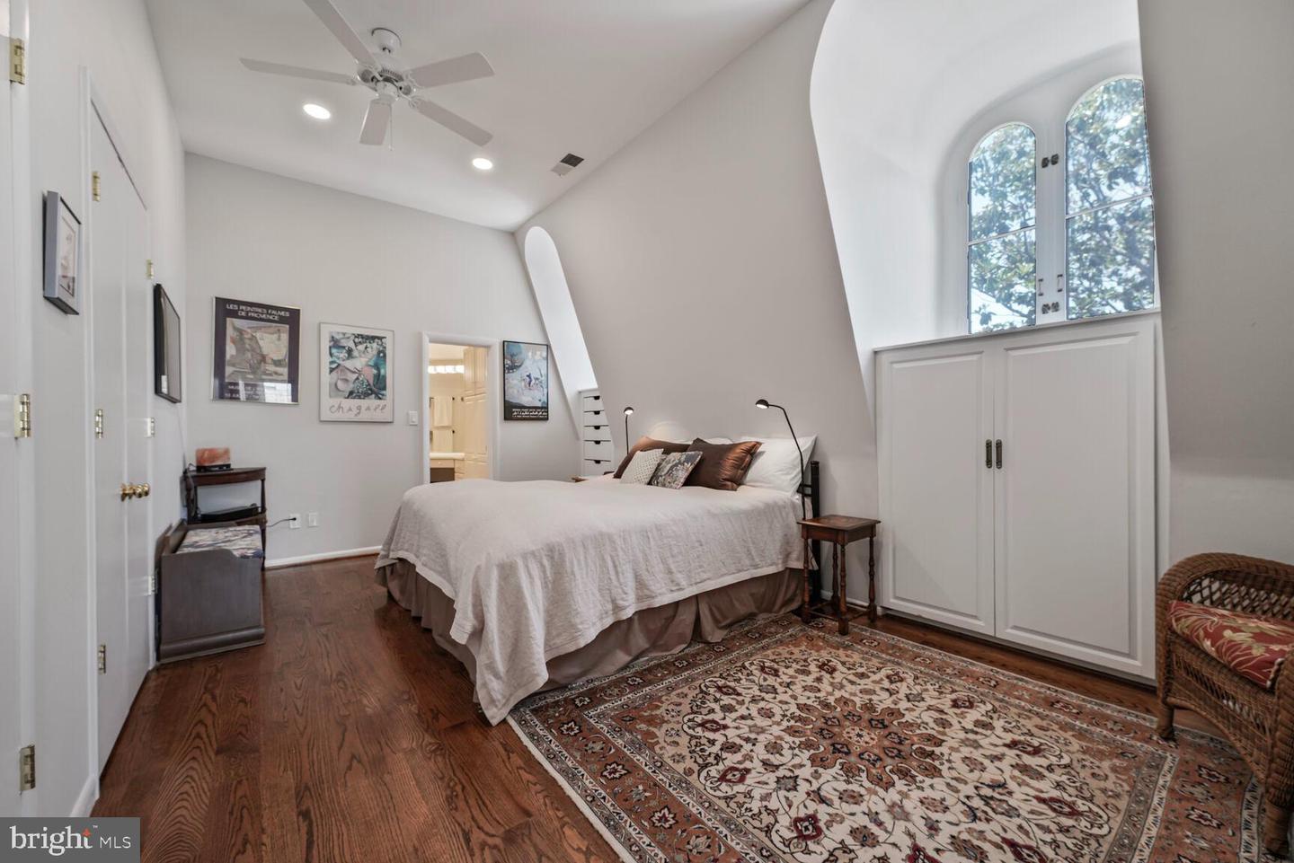 706 PRINCE ST #4, ALEXANDRIA, Virginia 22314, 2 Bedrooms Bedrooms, ,2 BathroomsBathrooms,Residential,For sale,706 PRINCE ST #4,VAAX2049042 MLS # VAAX2049042