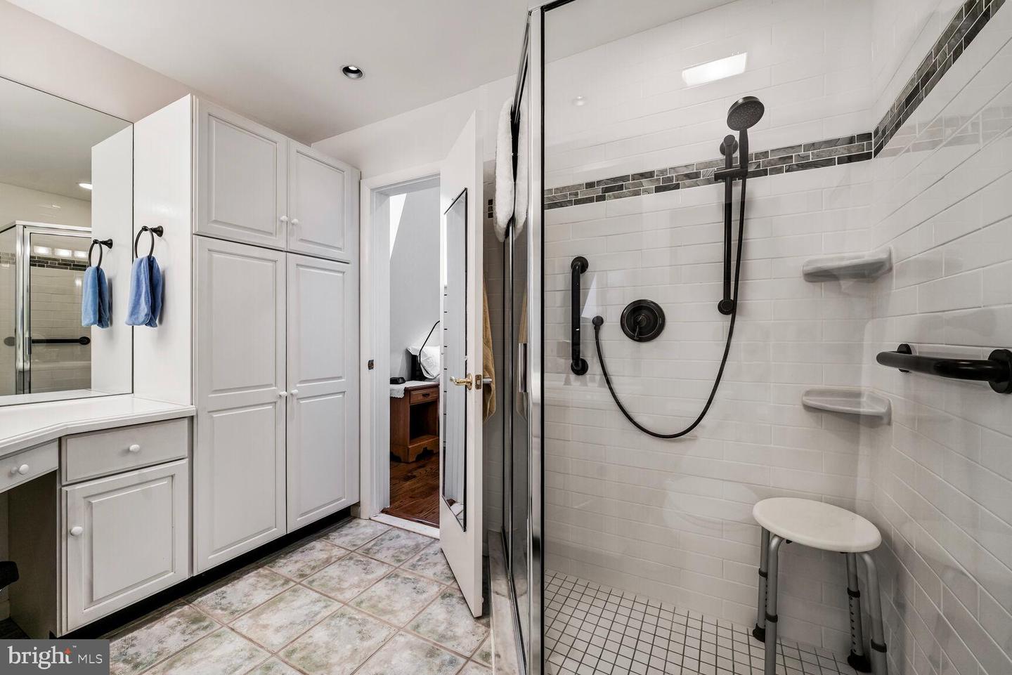 706 PRINCE ST #4, ALEXANDRIA, Virginia 22314, 2 Bedrooms Bedrooms, ,2 BathroomsBathrooms,Residential,For sale,706 PRINCE ST #4,VAAX2049042 MLS # VAAX2049042