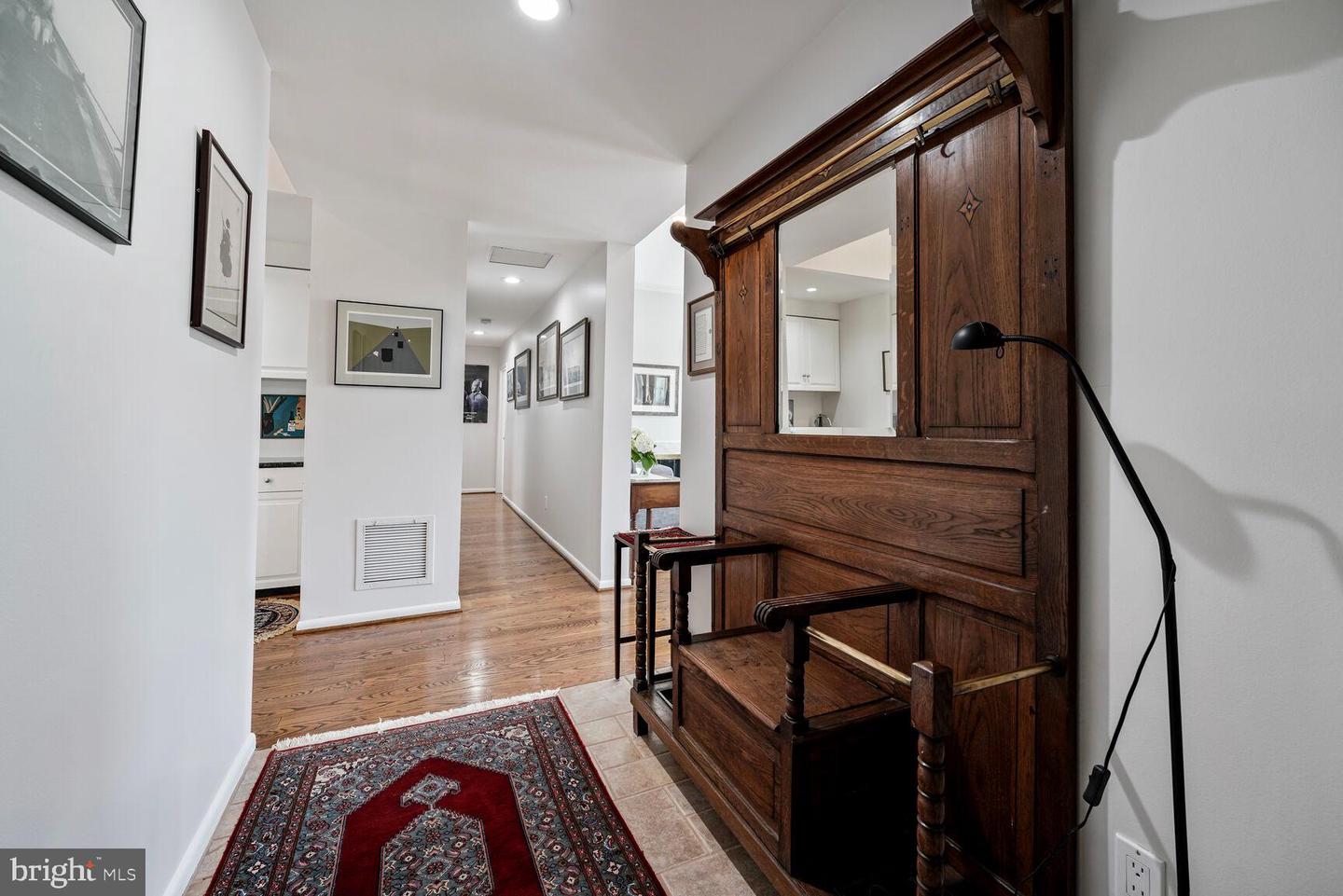 706 PRINCE ST #4, ALEXANDRIA, Virginia 22314, 2 Bedrooms Bedrooms, ,2 BathroomsBathrooms,Residential,For sale,706 PRINCE ST #4,VAAX2049042 MLS # VAAX2049042