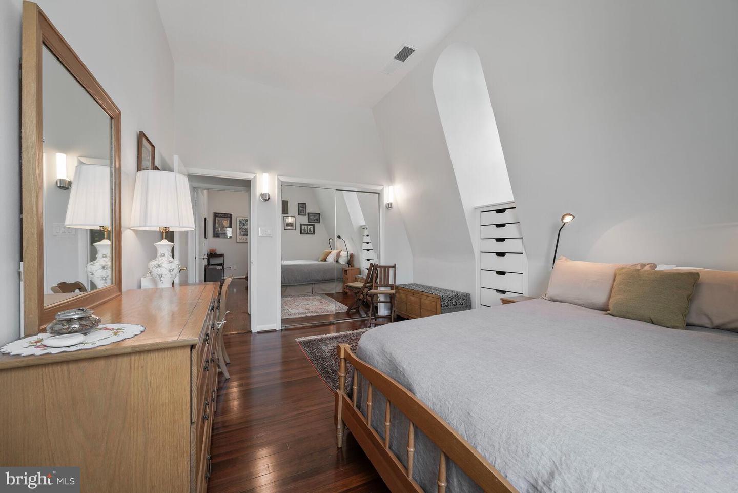 706 PRINCE ST #4, ALEXANDRIA, Virginia 22314, 2 Bedrooms Bedrooms, ,2 BathroomsBathrooms,Residential,For sale,706 PRINCE ST #4,VAAX2049042 MLS # VAAX2049042