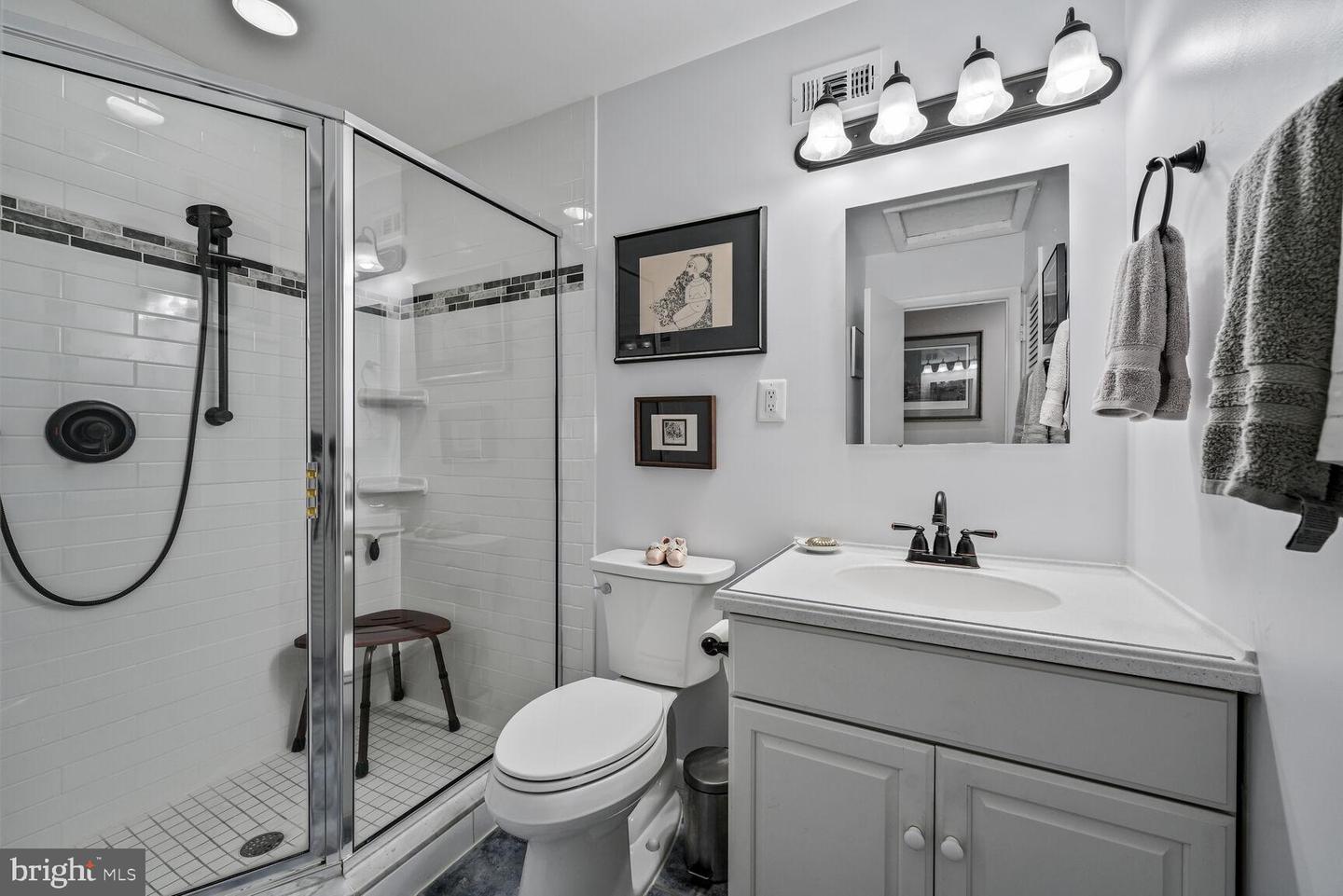 706 PRINCE ST #4, ALEXANDRIA, Virginia 22314, 2 Bedrooms Bedrooms, ,2 BathroomsBathrooms,Residential,For sale,706 PRINCE ST #4,VAAX2049042 MLS # VAAX2049042