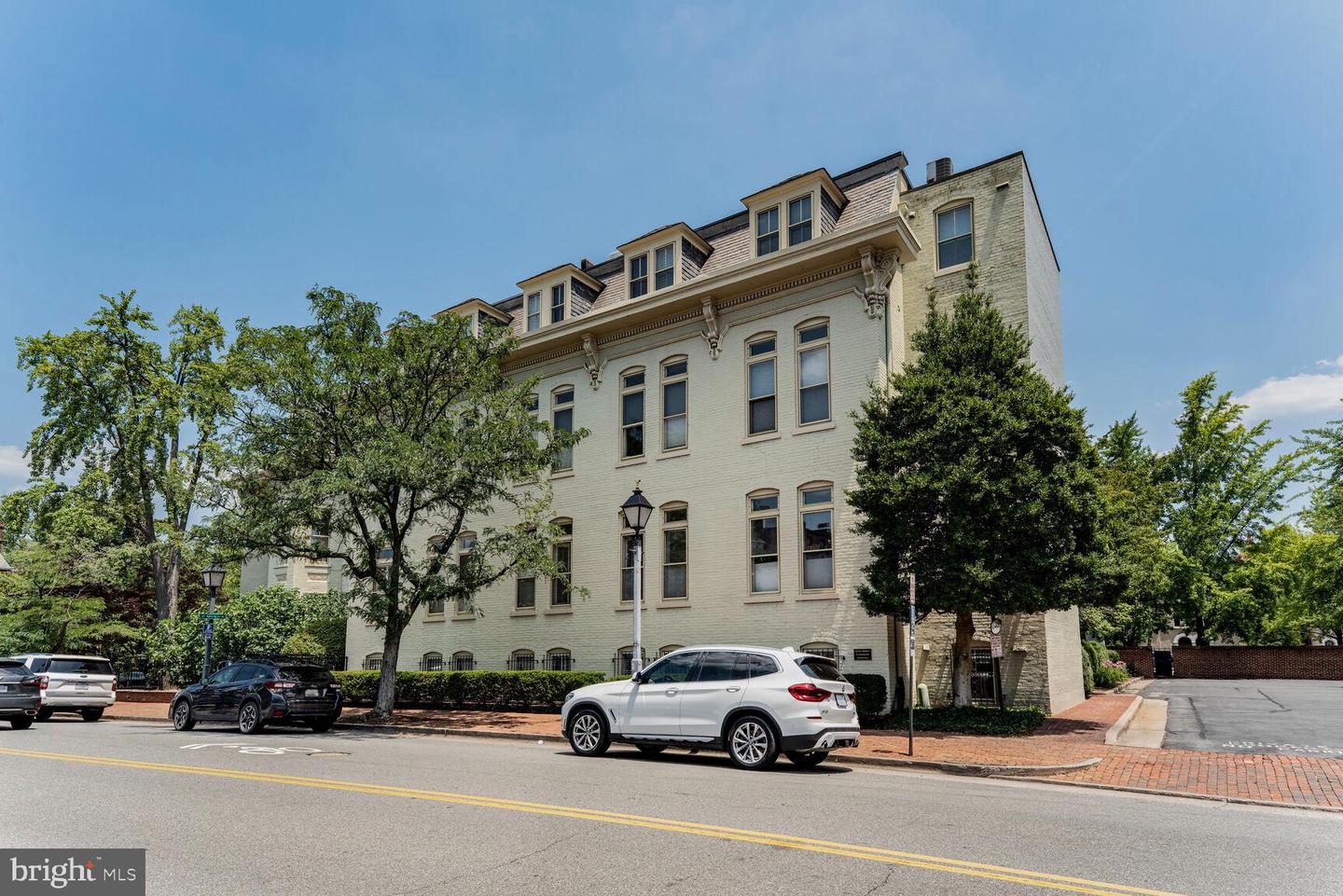 706 PRINCE ST #4, ALEXANDRIA, Virginia 22314, 2 Bedrooms Bedrooms, ,2 BathroomsBathrooms,Residential,For sale,706 PRINCE ST #4,VAAX2049042 MLS # VAAX2049042