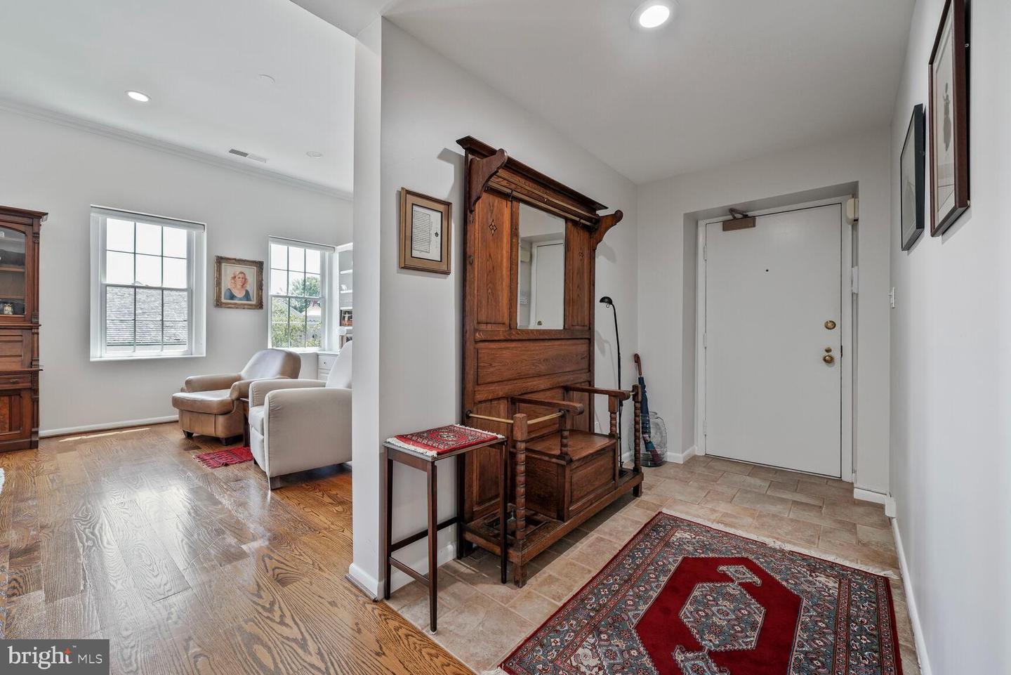 706 PRINCE ST #4, ALEXANDRIA, Virginia 22314, 2 Bedrooms Bedrooms, ,2 BathroomsBathrooms,Residential,For sale,706 PRINCE ST #4,VAAX2049042 MLS # VAAX2049042