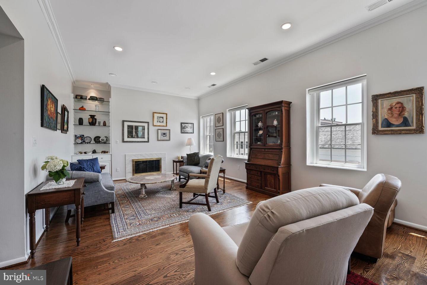 706 PRINCE ST #4, ALEXANDRIA, Virginia 22314, 2 Bedrooms Bedrooms, ,2 BathroomsBathrooms,Residential,For sale,706 PRINCE ST #4,VAAX2049042 MLS # VAAX2049042