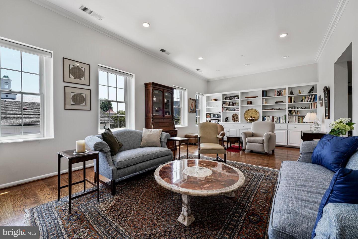 706 PRINCE ST #4, ALEXANDRIA, Virginia 22314, 2 Bedrooms Bedrooms, ,2 BathroomsBathrooms,Residential,For sale,706 PRINCE ST #4,VAAX2049042 MLS # VAAX2049042