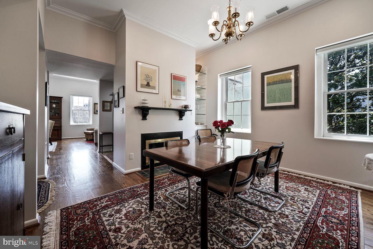 706 PRINCE ST #4, ALEXANDRIA, Virginia 22314, 2 Bedrooms Bedrooms, ,2 BathroomsBathrooms,Residential,For sale,706 PRINCE ST #4,VAAX2049042 MLS # VAAX2049042