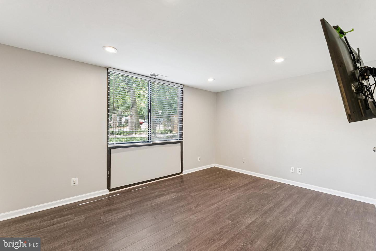 527 N ARMISTEAD ST #101, ALEXANDRIA, Virginia 22312, 1 Bedroom Bedrooms, ,1 BathroomBathrooms,Residential,For sale,527 N ARMISTEAD ST #101,VAAX2049046 MLS # VAAX2049046
