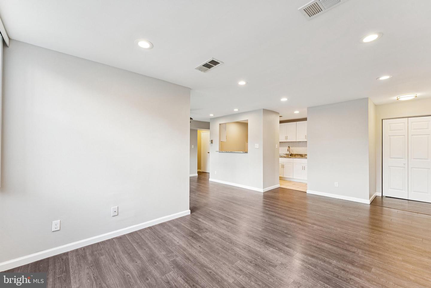 527 N ARMISTEAD ST #101, ALEXANDRIA, Virginia 22312, 1 Bedroom Bedrooms, ,1 BathroomBathrooms,Residential,For sale,527 N ARMISTEAD ST #101,VAAX2049046 MLS # VAAX2049046