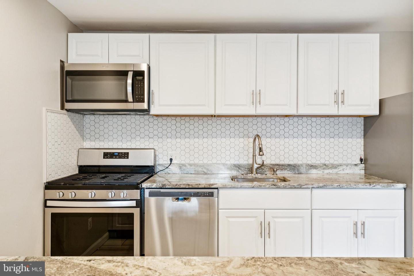 527 N ARMISTEAD ST #101, ALEXANDRIA, Virginia 22312, 1 Bedroom Bedrooms, ,1 BathroomBathrooms,Residential,For sale,527 N ARMISTEAD ST #101,VAAX2049046 MLS # VAAX2049046