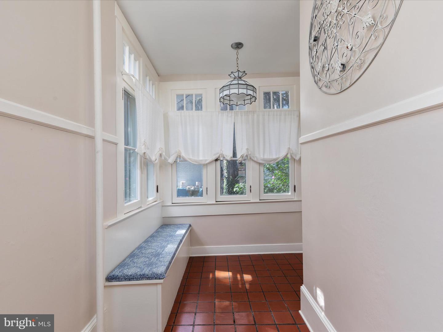408 S WASHINGTON ST, WINCHESTER, Virginia 22601, 4 Bedrooms Bedrooms, 14 Rooms Rooms,1 BathroomBathrooms,Residential,For sale,408 S WASHINGTON ST,VAWI2008984 MLS # VAWI2008984