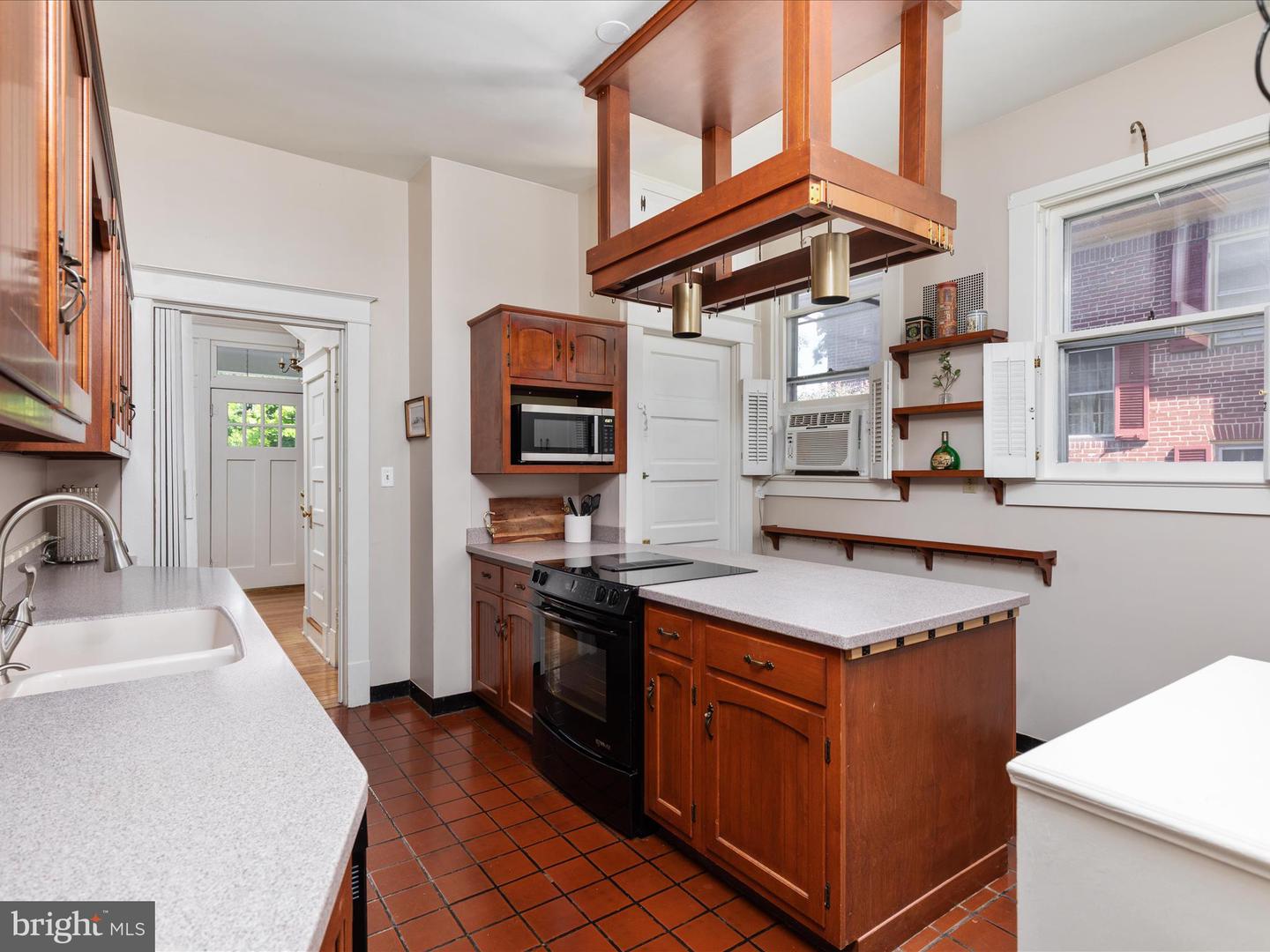 408 S WASHINGTON ST, WINCHESTER, Virginia 22601, 4 Bedrooms Bedrooms, 14 Rooms Rooms,1 BathroomBathrooms,Residential,For sale,408 S WASHINGTON ST,VAWI2008984 MLS # VAWI2008984