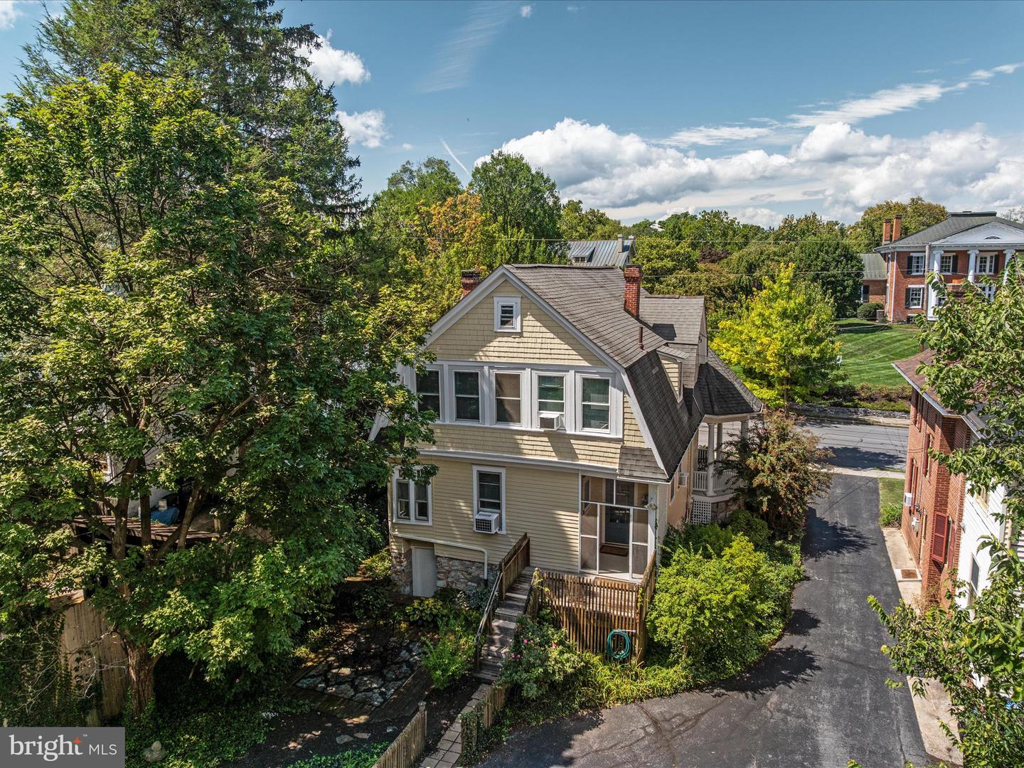 408 S WASHINGTON ST, WINCHESTER, Virginia 22601, 4 Bedrooms Bedrooms, 14 Rooms Rooms,1 BathroomBathrooms,Residential,For sale,408 S WASHINGTON ST,VAWI2008984 MLS # VAWI2008984