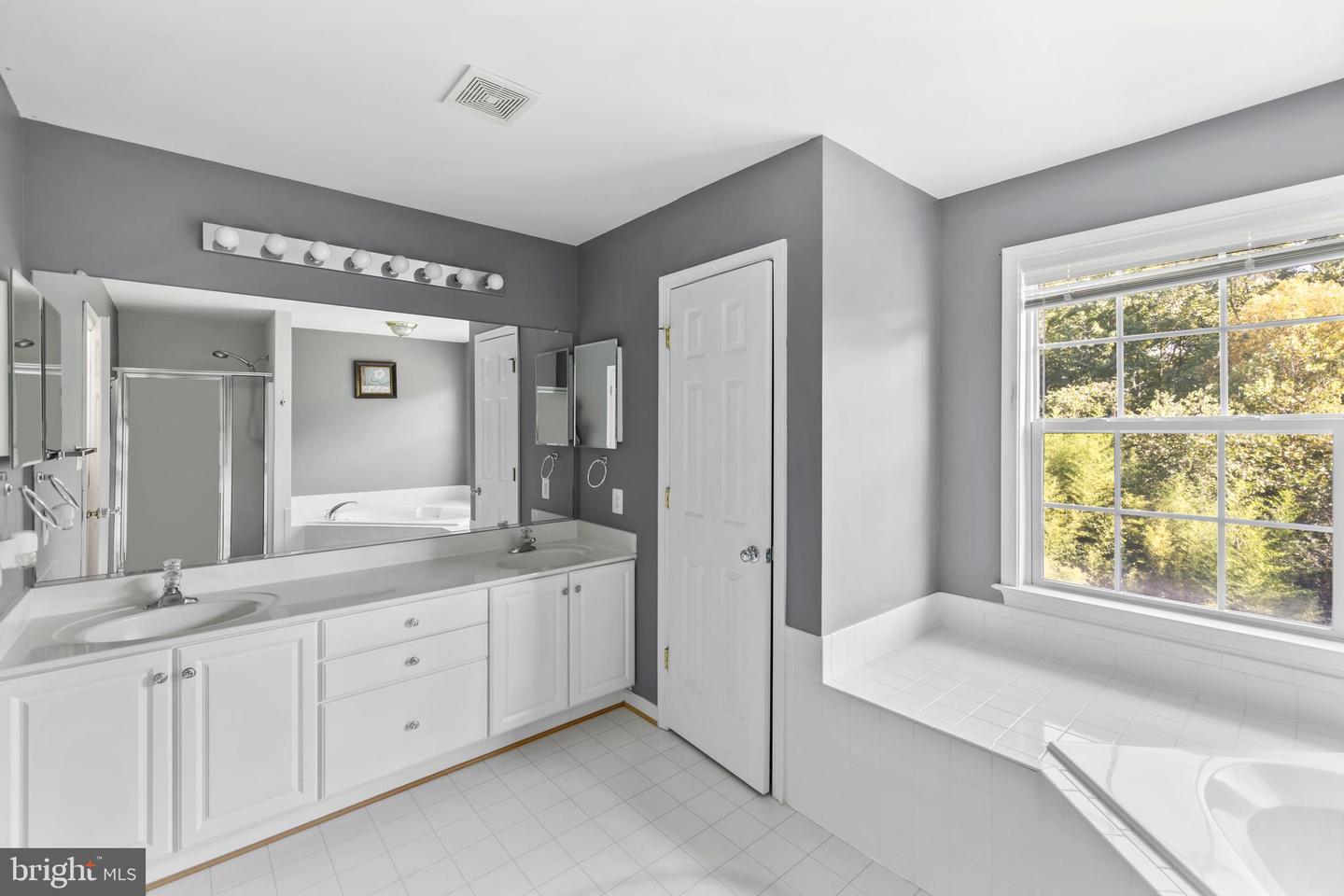 3622 CAROLINA CT, FREDERICKSBURG, Virginia 22408, 5 Bedrooms Bedrooms, ,3 BathroomsBathrooms,Residential,For sale,3622 CAROLINA CT,VASP2035844 MLS # VASP2035844