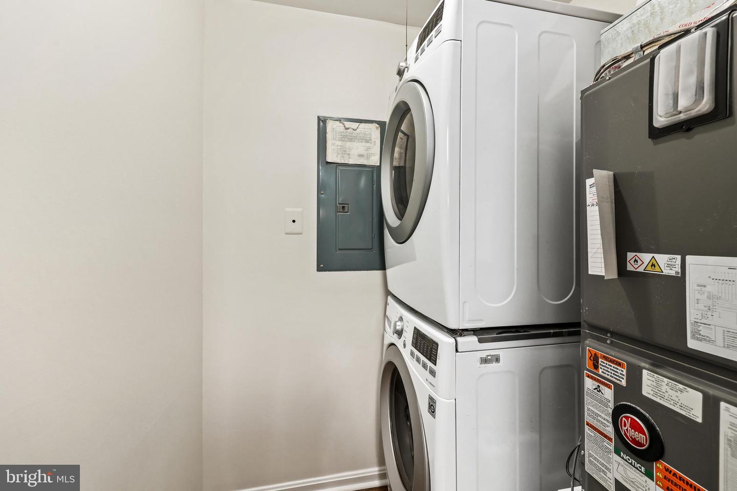 12247 WADSWORTH WAY, WOODBRIDGE, Virginia 22192, 2 Bedrooms Bedrooms, ,2 BathroomsBathrooms,Residential,For sale,12247 WADSWORTH WAY,VAPW2102876 MLS # VAPW2102876